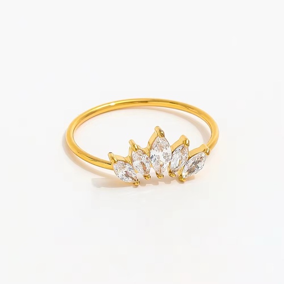 Size 7 | 18K Gold Plated Cubic Zirconia Crown Ring - Picture 2 of 9